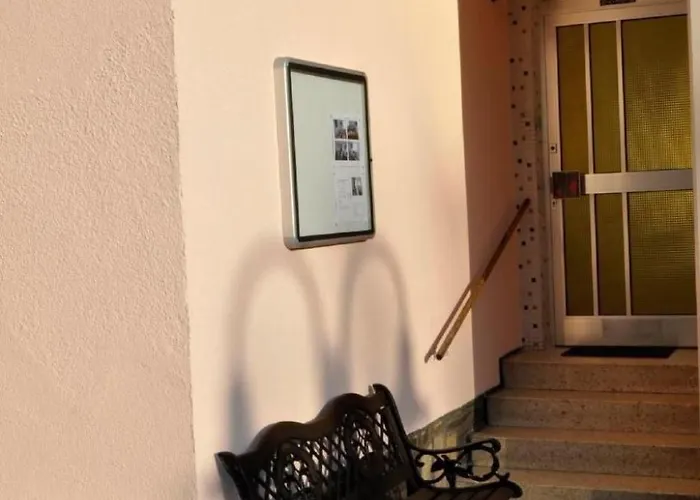 公寓 Burgblick By Interhome Löf